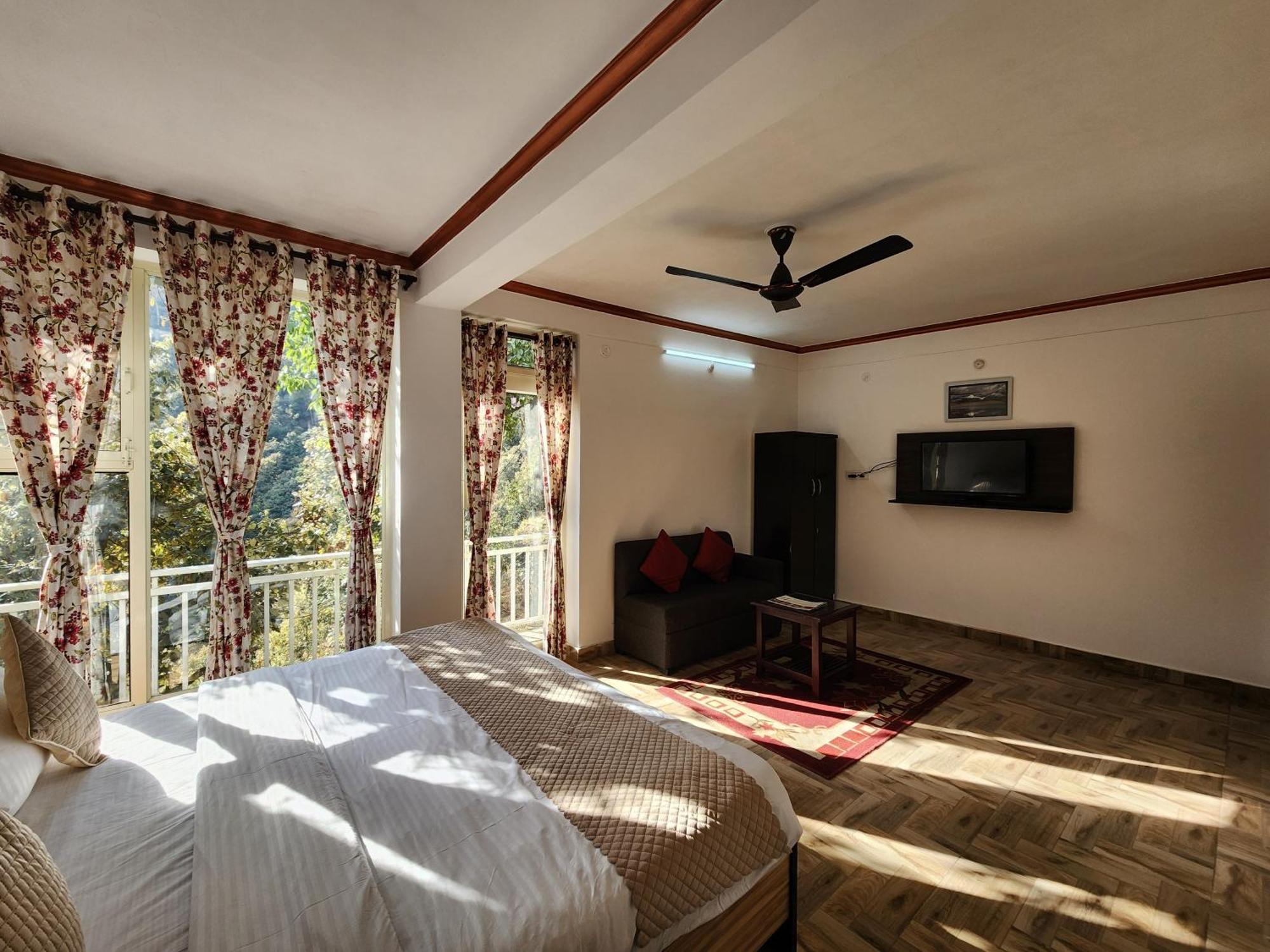 Mountain Golden Ray Apartment Муктесвар Екстериор снимка