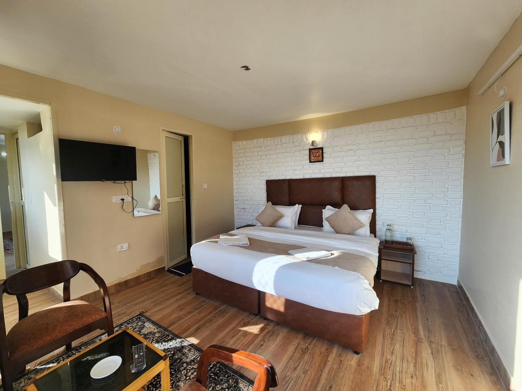 Mountain Golden Ray Apartment Муктесвар Екстериор снимка