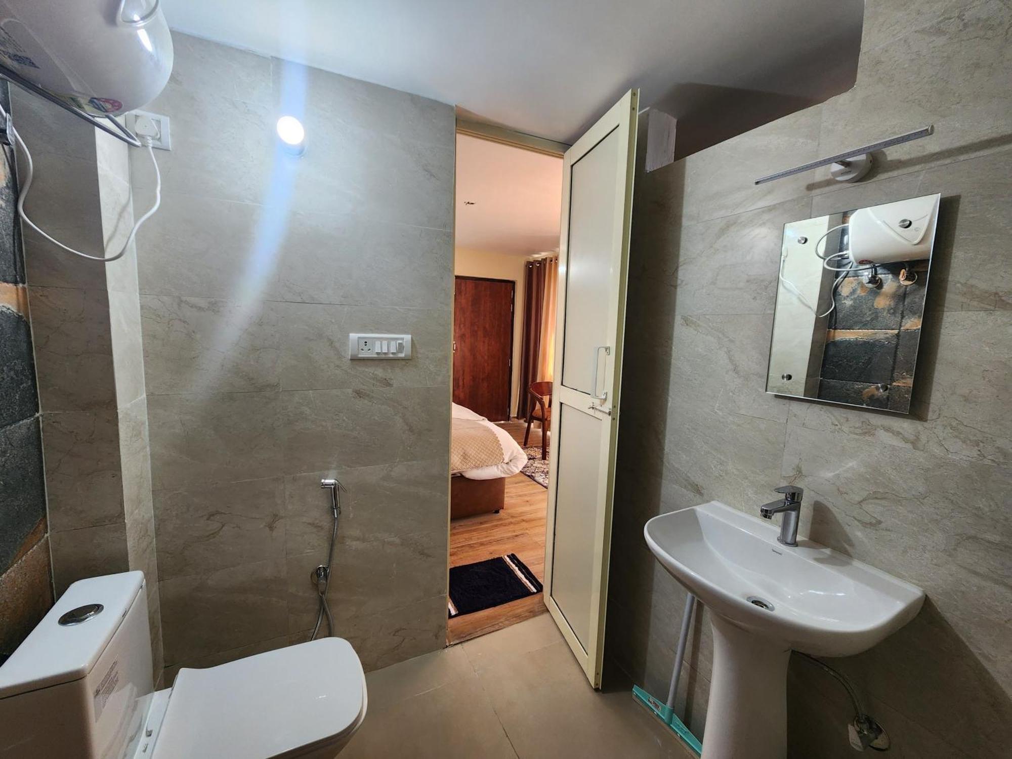 Mountain Golden Ray Apartment Муктесвар Екстериор снимка